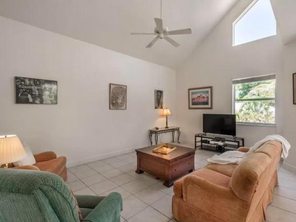 Longboat Key Two Bedroom Vacation Home Short Walk to Beach