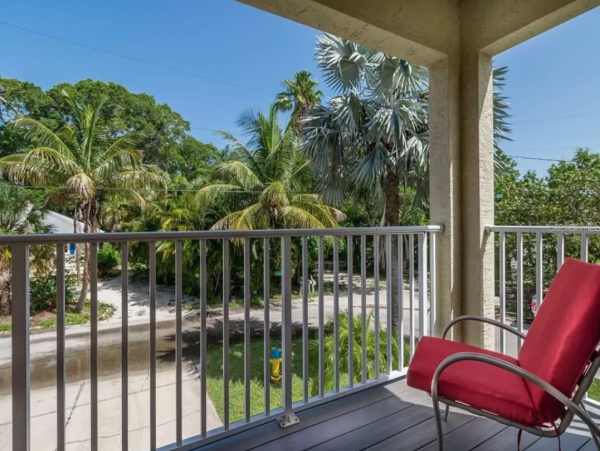 Longboat Key Two Bedroom Vacation Home Short Walk to Beach