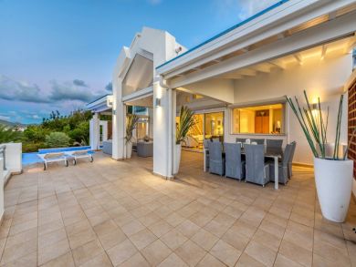 Bay View Luxury Villa with Private Pool in Saint Martin