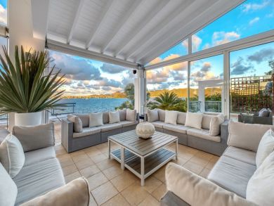 Bay View Luxury Villa with Private Pool in Saint Martin