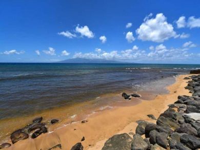 Lahaina Lovely Two Bedroom Rental Pool Views
