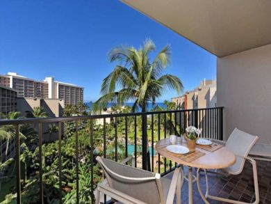 Lahaina Lovely Two Bedroom Rental Pool Views