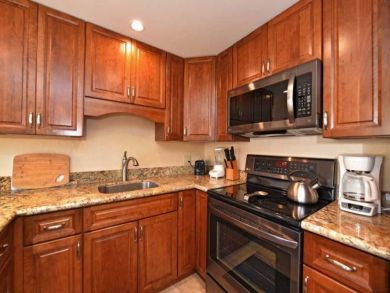 Lahaina Lovely Two Bedroom Rental Pool Views