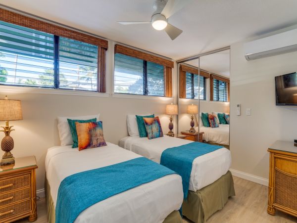 Great Value Lahaina Condo 3 Bedrooms Partial Ocean View