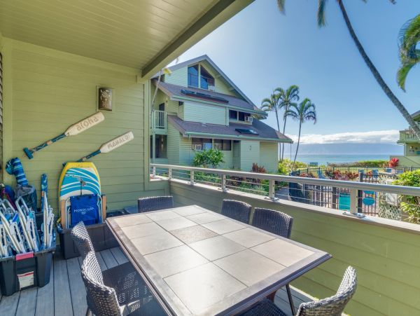 Great Value Lahaina Condo 3 Bedrooms Partial Ocean View