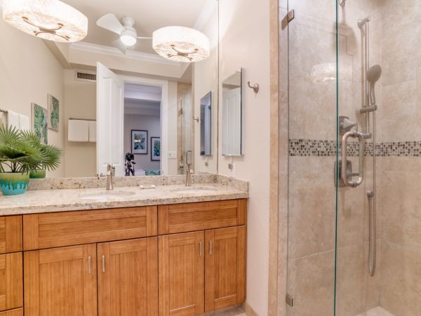 Great Value Lahaina Condo 3 Bedrooms Partial Ocean View