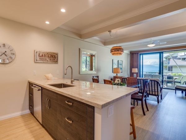 Great Value Lahaina Condo 3 Bedrooms Partial Ocean View
