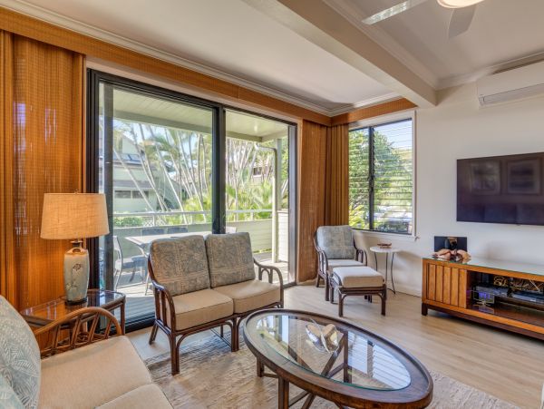 Great Value Lahaina Condo 3 Bedrooms Partial Ocean View