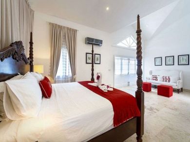 Golf Course Views from this Six Bedroom Vacation Villa