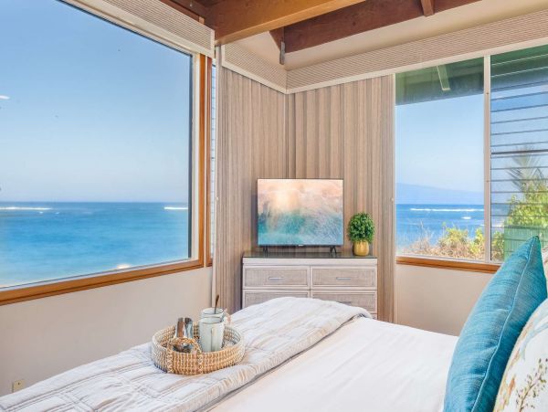 Lahaina Oceanfront Three Bedroom Condo