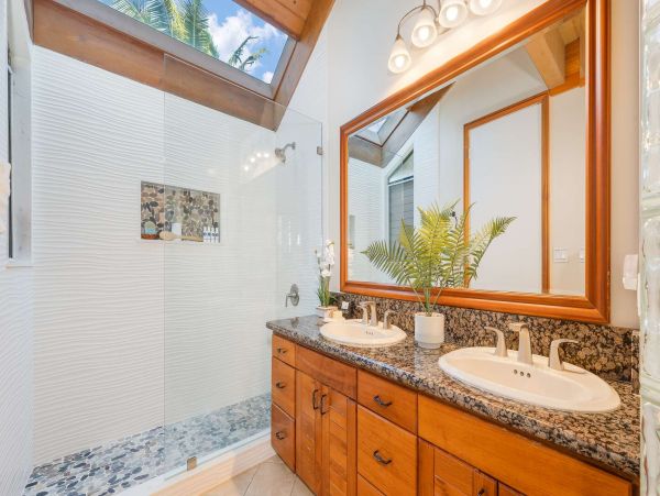 Lahaina Oceanfront Three Bedroom Condo