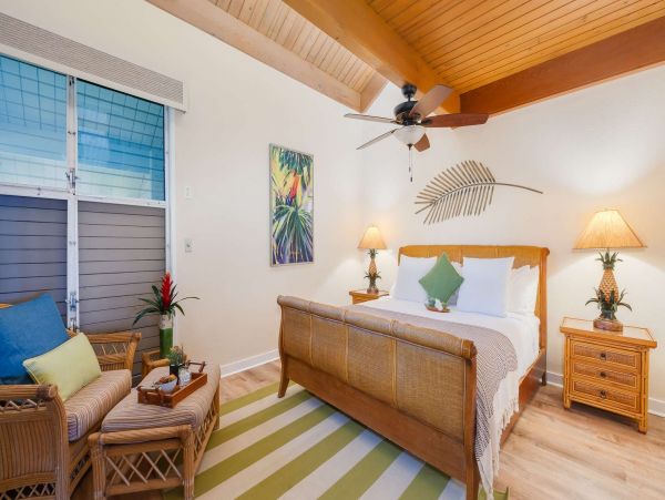 Lahaina Oceanfront Three Bedroom Condo