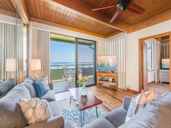 Lahaina Oceanfront Three Bedroom Condo