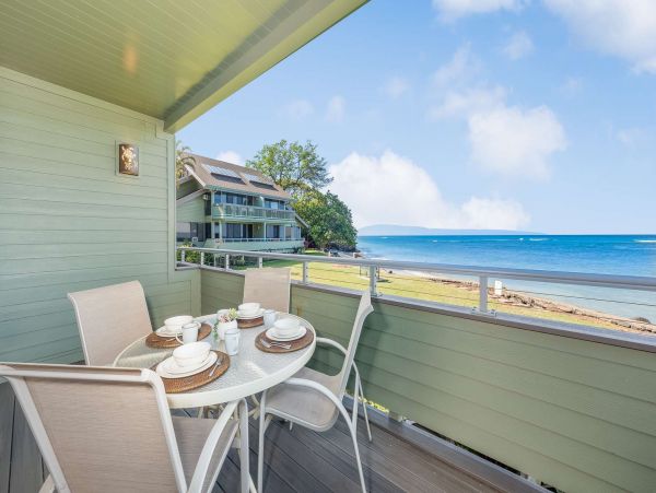 Lahaina Oceanfront Three Bedroom Condo