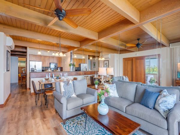 Lahaina Oceanfront Three Bedroom Condo
