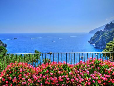 LuxuryAmalfi Vacation Villa with Four Bedrooms Sleeps 10