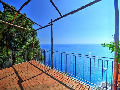 LuxuryAmalfi Vacation Villa with Four Bedrooms Sleeps 10