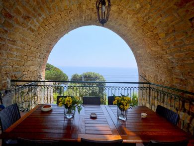 LuxuryAmalfi Vacation Villa with Four Bedrooms Sleeps 10