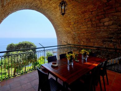 LuxuryAmalfi Vacation Villa with Four Bedrooms Sleeps 10