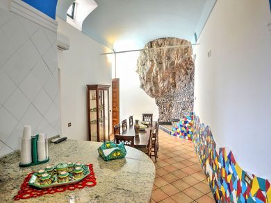 LuxuryAmalfi Vacation Villa with Four Bedrooms Sleeps 10
