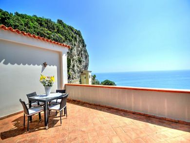 LuxuryAmalfi Vacation Villa with Four Bedrooms Sleeps 10