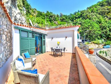 LuxuryAmalfi Vacation Villa with Four Bedrooms Sleeps 10