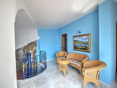 LuxuryAmalfi Vacation Villa with Four Bedrooms Sleeps 10