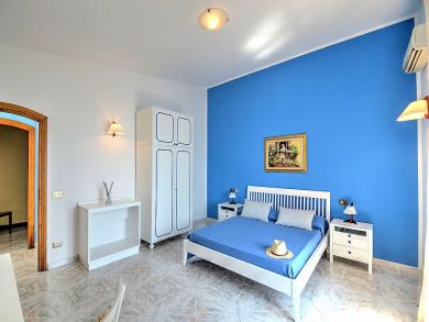 LuxuryAmalfi Vacation Villa with Four Bedrooms Sleeps 10