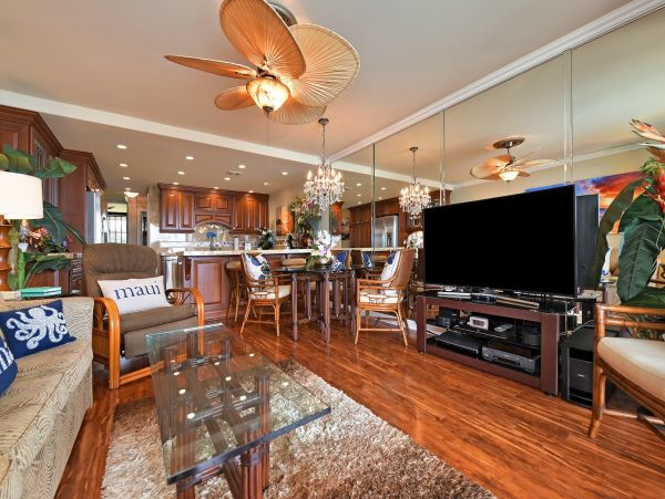 Direct Ocean Front Views Lahaina Vacation Getaway 1 Bedroom Condo