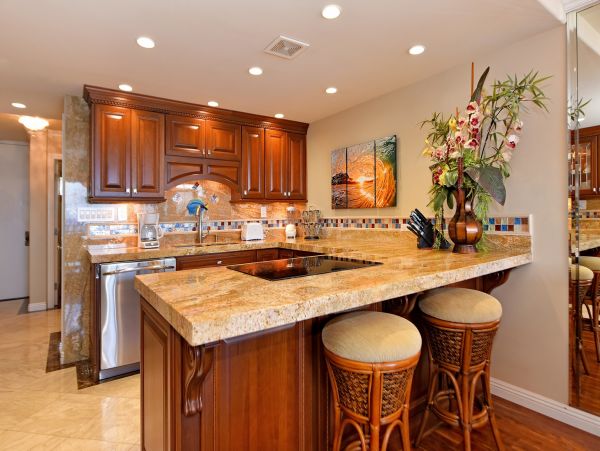 Direct Ocean Front Views Lahaina Vacation Getaway 1 Bedroom Condo