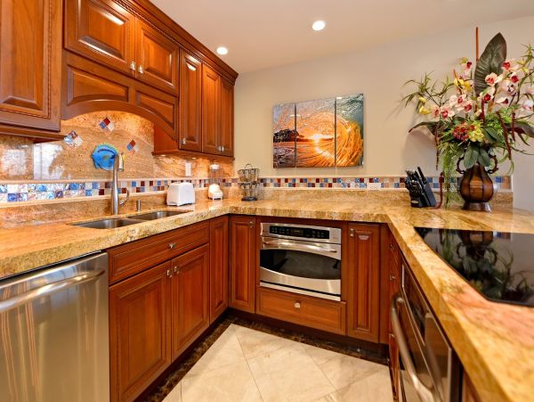 Direct Ocean Front Views Lahaina Vacation Getaway 1 Bedroom Condo