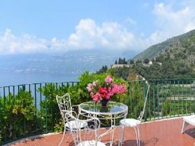 Luxury Six Bedroom Villa Sleeps 12 with Sea Views