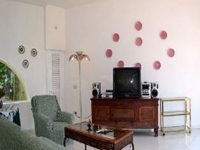 Luxury Six Bedroom Villa Sleeps 12 with Sea Views