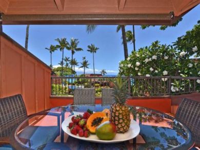 Charming Vacation Rental on Lahaina. Call Today.