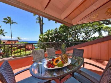 Charming Vacation Rental on Lahaina. Call Today.