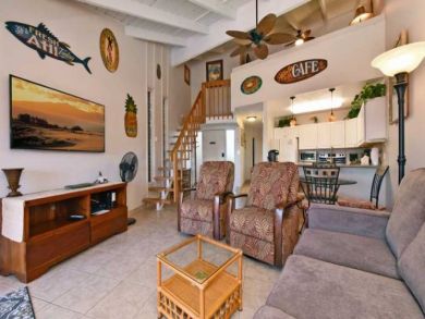 Charming Vacation Rental on Lahaina. Call Today.
