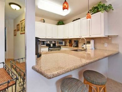 Charming Vacation Rental on Lahaina. Call Today.