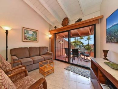 Charming Vacation Rental on Lahaina. Call Today.