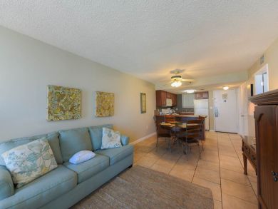 Beachfront One Bedroom Vacation Condo in Destin Sleeps 4