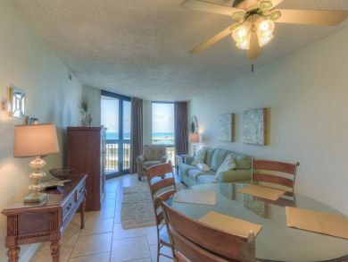 Beachfront One Bedroom Vacation Condo in Destin Sleeps 4