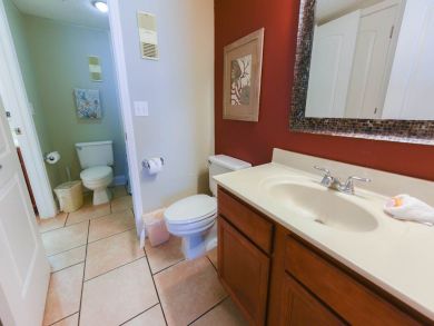 Beachfront One Bedroom Vacation Condo in Destin Sleeps 4
