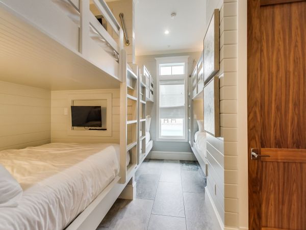 Destin Luxurious Nine Bedroom Retreat Vacation Home