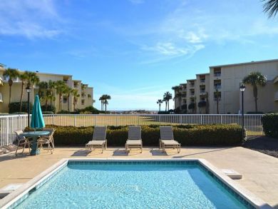 Full Gulf View from this Two Bedroom Condo Sleeps Nine Guest