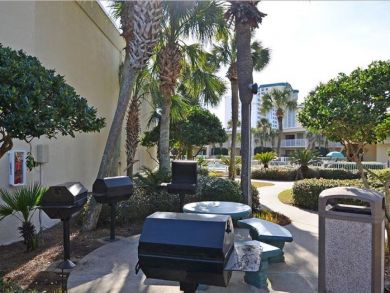 Full Gulf View from this Two Bedroom Condo Sleeps Nine Guest