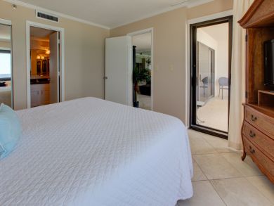 Destin Beachfront Two Bedroom Vacation Condo