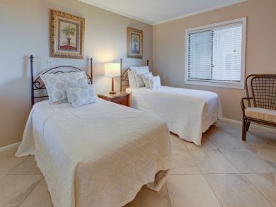 Destin Beachfront Two Bedroom Vacation Condo