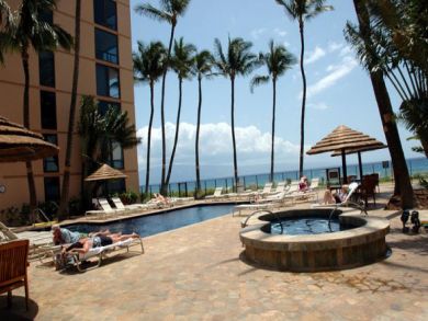 Lahaina rental condo with big hot tub