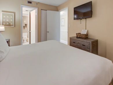 Beachfront One Bedroom Condo with Sweeping Views