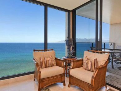 Beachfront Vacation Condo with Panoramic Ocean Views