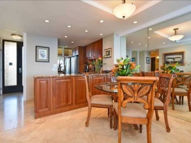 Beachfront Vacation Condo with Panoramic Ocean Views